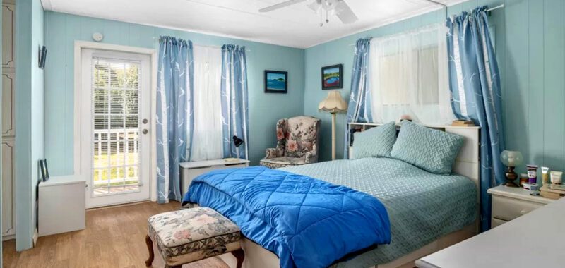 Bedroom Design with Cool Blue Coastal Retreat