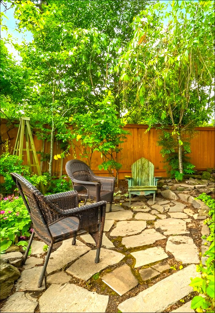 Backyard Design With Stone Pathway