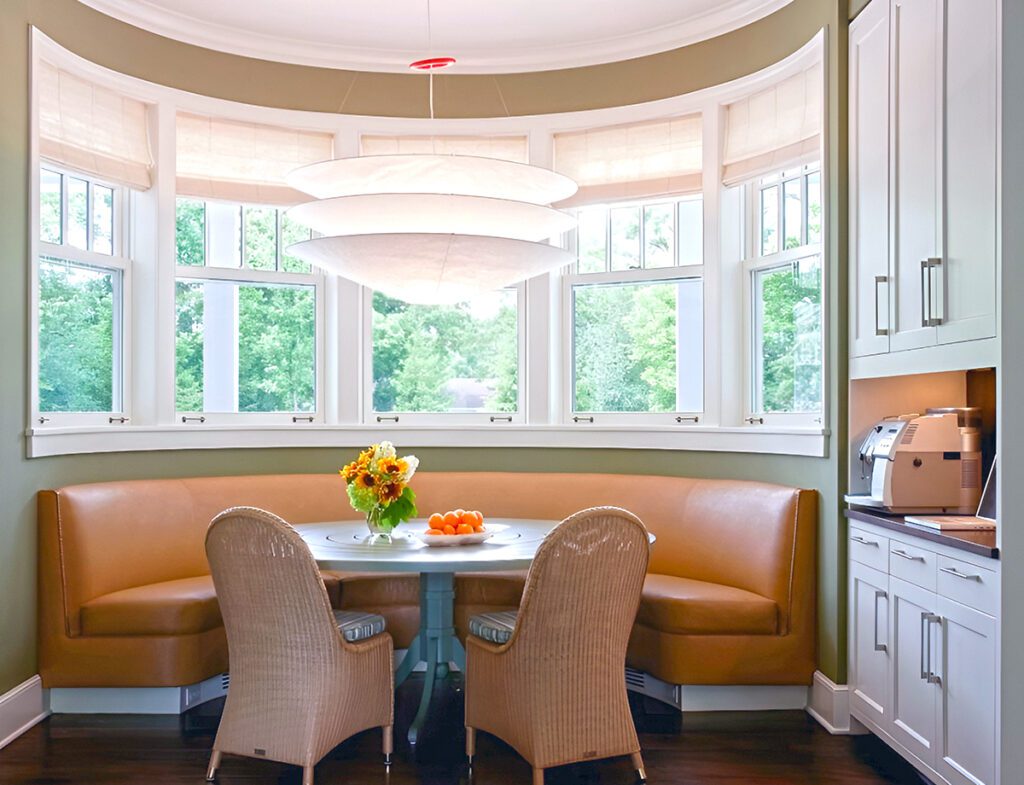 Inspiring Curved Banquette Design for Dining Table