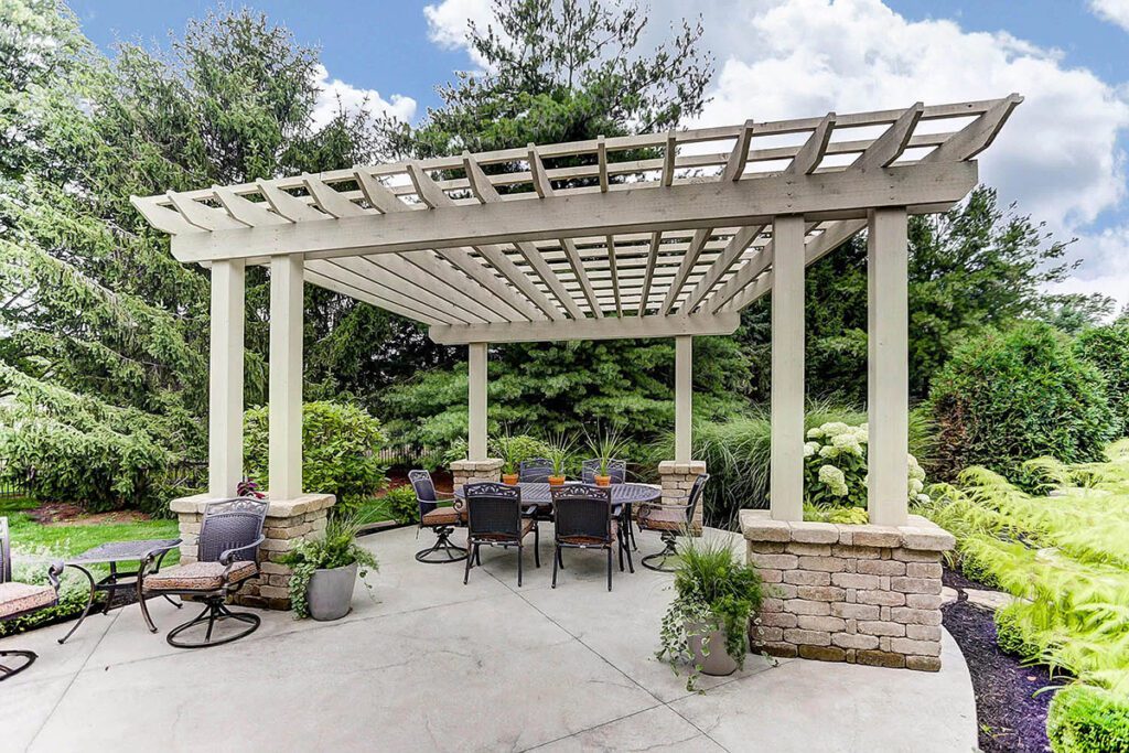 Stunning Pergola Design to Elevate Your Backyard Backyard Space